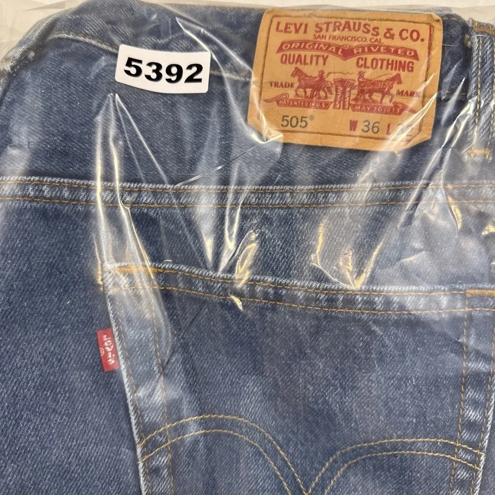 JEANS Levis 505 Mens 36X32 Regular Fit Blue Cotton Denim Zipper Fly Pants